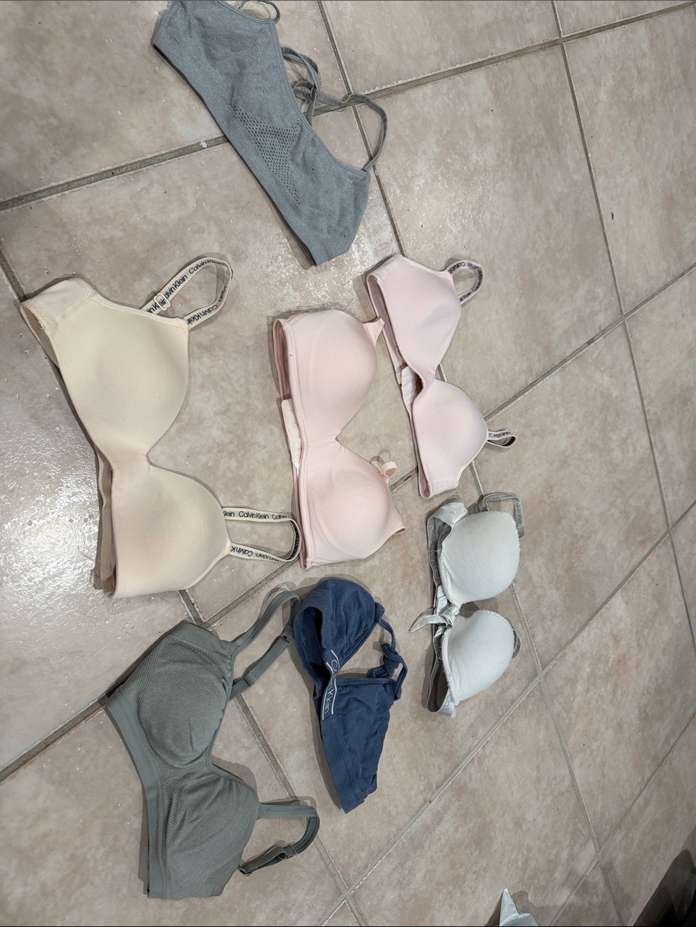 Calvin Klein Women's Neutral & Pastel Bra Set BUNDLE OF 7 various sizes @@@@@